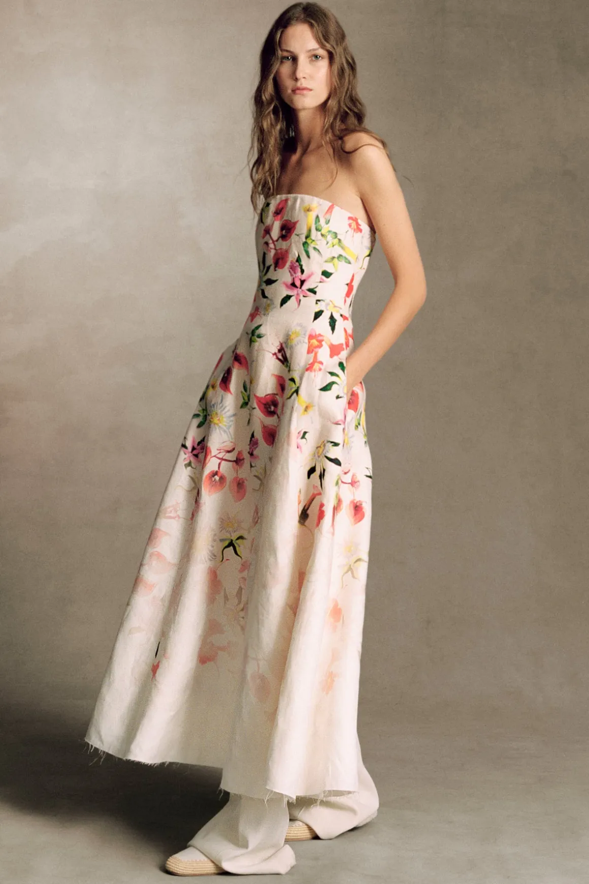 Alessia Strapless Maxi Dress in Uruguayan Flowers Printed Linen