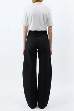 Amoret Barrel-leg Jean in Black Recycled Cotton Denim