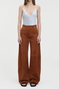 Amoret Barrel-leg Jean in Cognac Suede