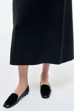 Aveda Flat Loafer in Black Leather & Suede