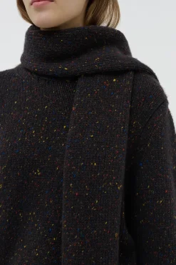 Fokestone Knit Scarf in Charcoal Multi Speckled Aran Cashmere