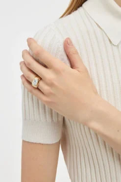 Large Ring in 18K Yellow Gold & Howlite Stone