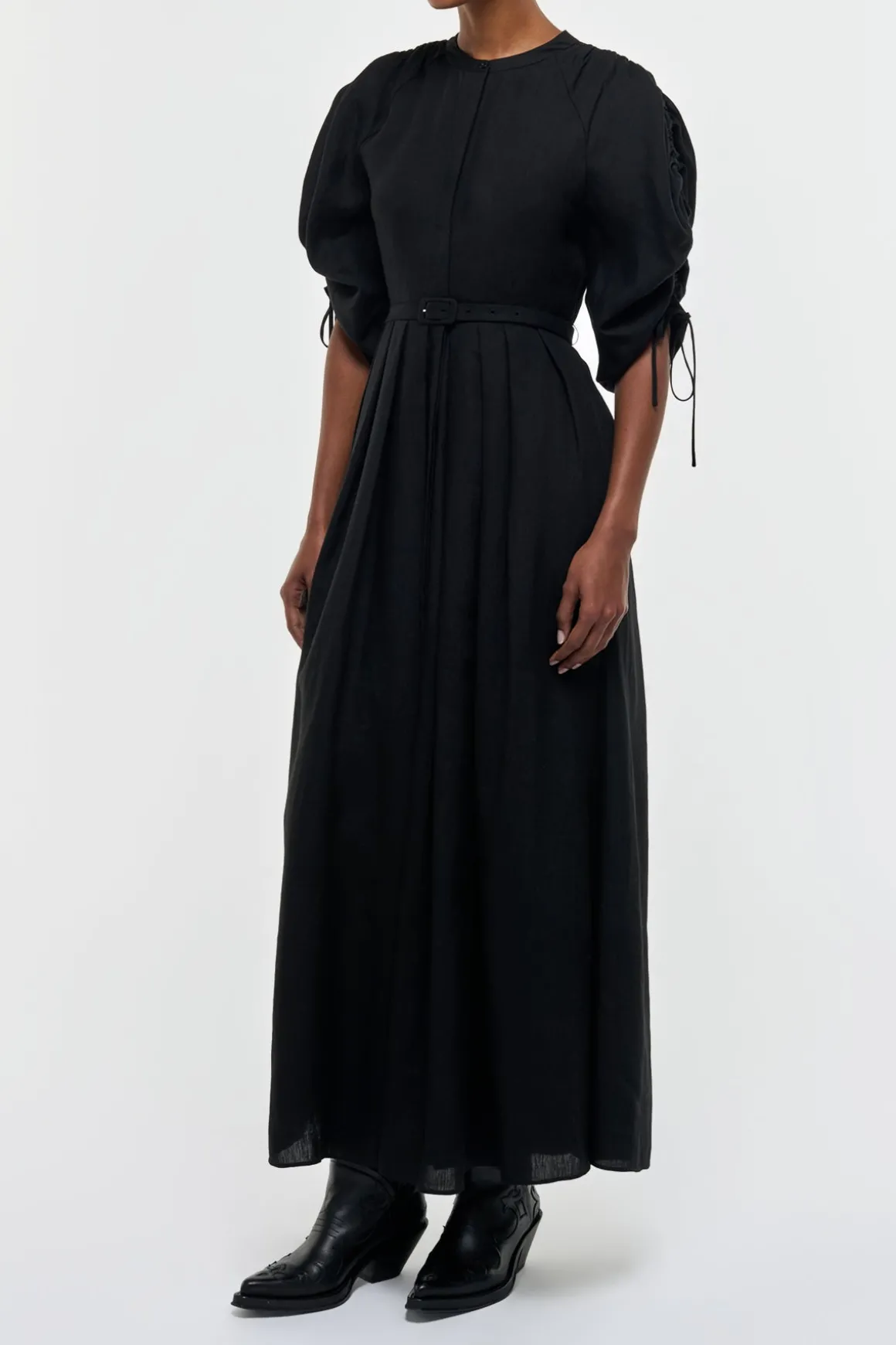Linnea Maxi Dress in Black Aloe Linen
