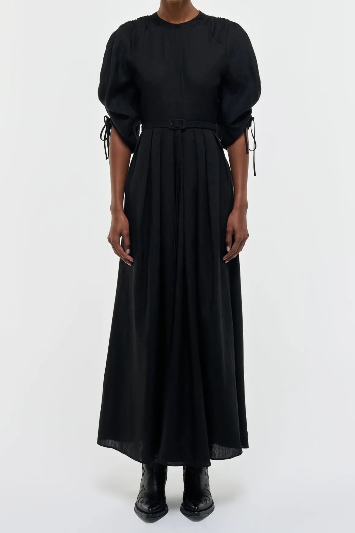 Linnea Maxi Dress in Black Aloe Linen