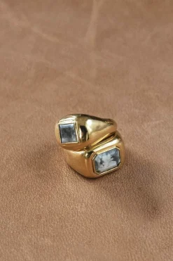 Medium Ring in 18K Yellow Gold & Howlite Stone