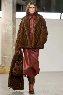 Nerina Scarf in Mahogany Recycled Mink Fur