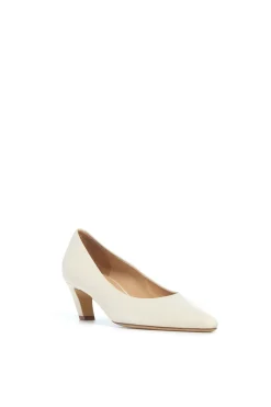 Peggy Pump in Ivory Nappa Leather