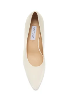 Peggy Pump in Ivory Nappa Leather