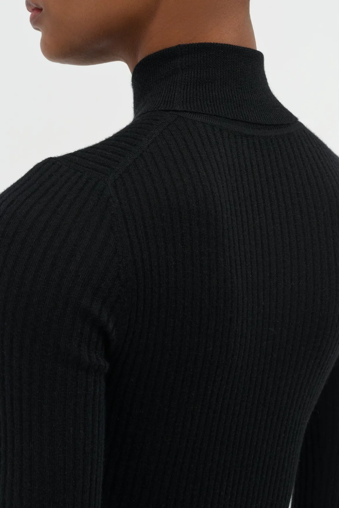 Peppe Knit Turtleneck in Black Cashmere Silk