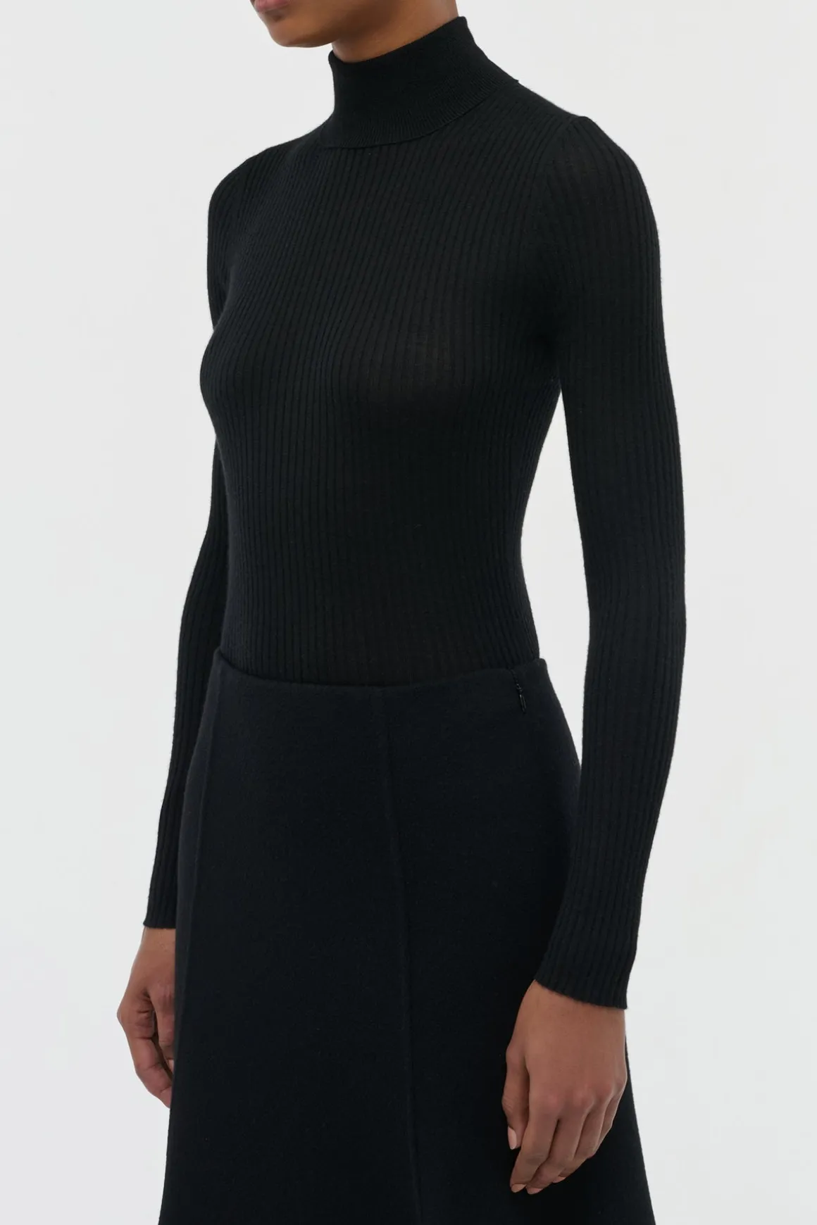 Peppe Knit Turtleneck in Black Cashmere Silk
