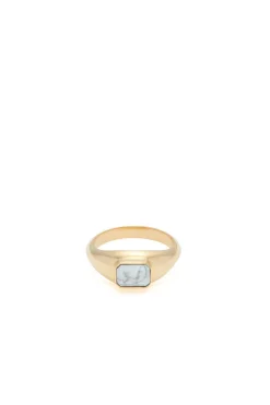 Small Ring in 18K Yellow Gold & Howlite Stone