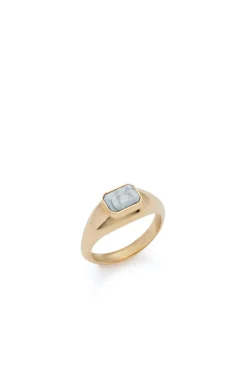 Small Ring in 18K Yellow Gold & Howlite Stone