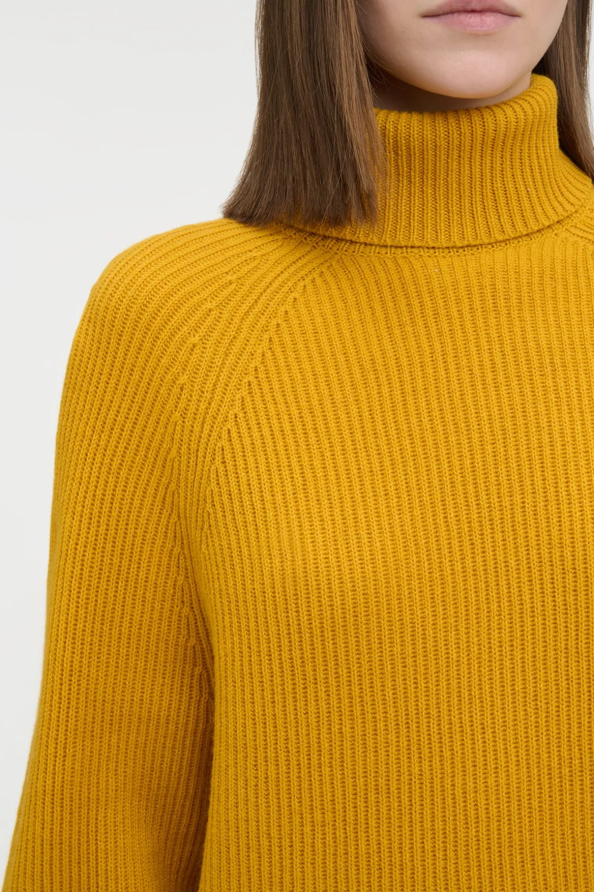 Wigman Knit Turtleneck Sweater in Golden Birch Cashmere